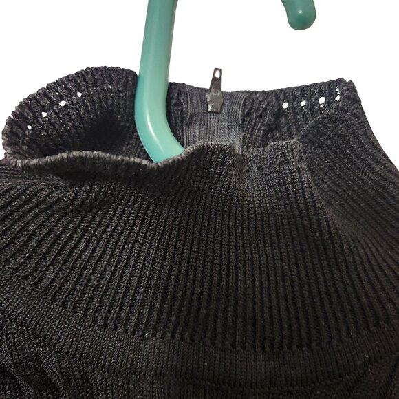 Vintage Black Ribbed Knit Sleeveless Mock Turtleneck Top With Back Zipper Closur - Picture 3 of 3